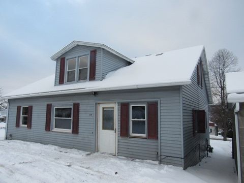 Single Family Residence in Meyersdale Boro PA 519 Beachley St St 3.jpg