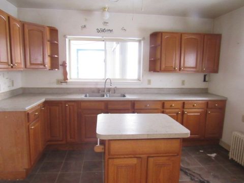 Single Family Residence in Meyersdale Boro PA 519 Beachley St St 7.jpg