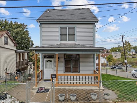 Photo of 422 Ottillia St, Pittsburgh, PA 15210 (MLS # 1727162)