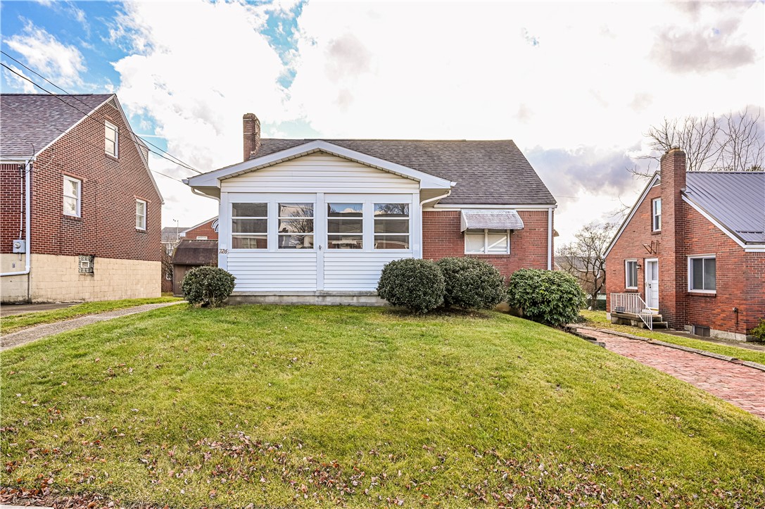 726 MCARTHUR DRIVE