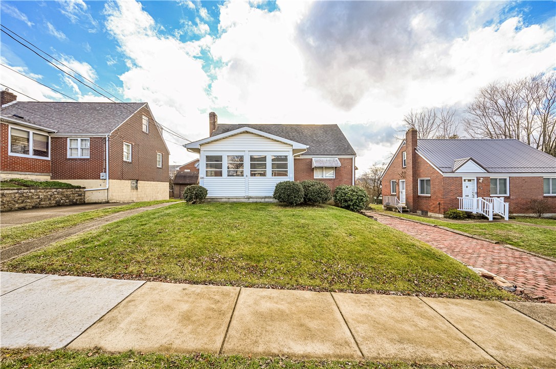726 MCARTHUR DRIVE