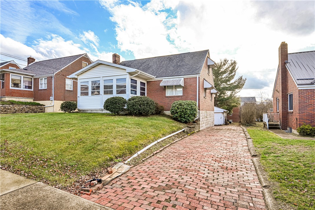726 MCARTHUR DRIVE