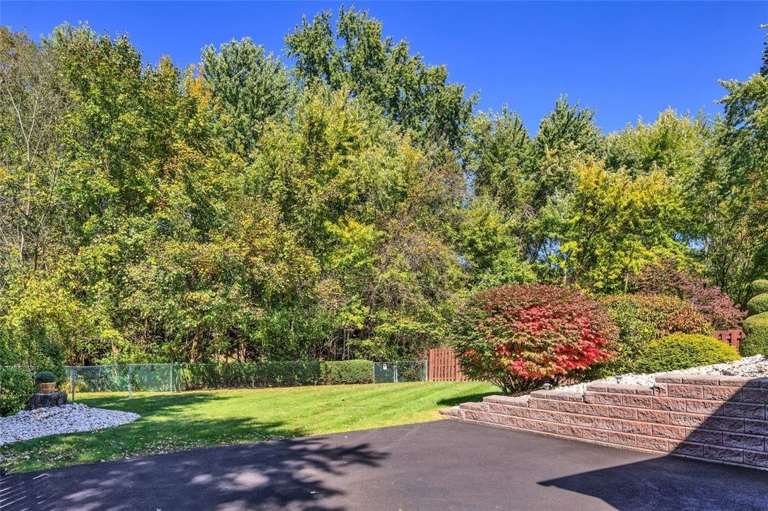 820 Niagara Drive