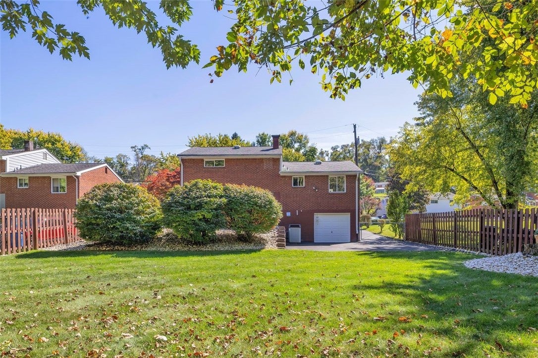 820 Niagara Drive