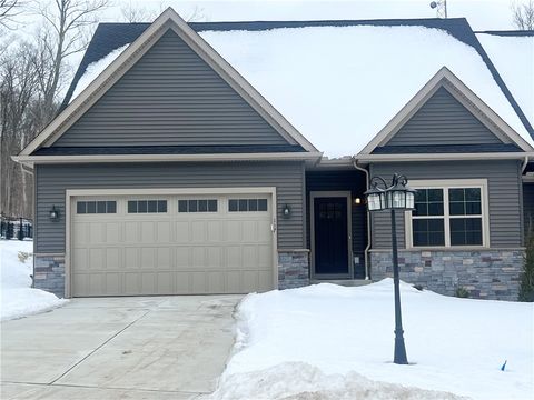 Photo of 117 Hemingway Ln, Coraopolis, PA 15108 (MLS # 1739969)