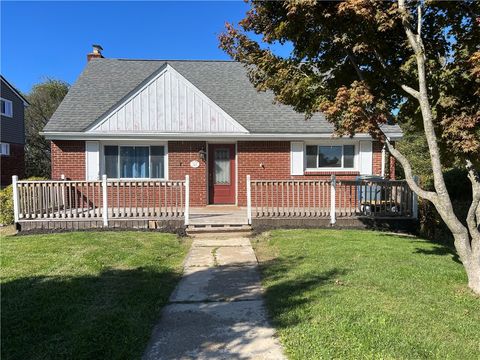 Photo of 515 Crescent Boulevard Ext, Crescent, PA 15046 (MLS # 1725166)