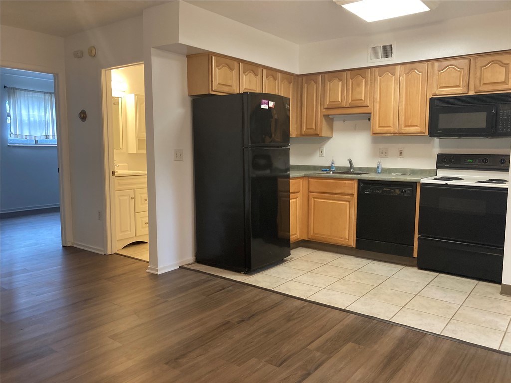 Oakland, Pennsylvania 15213, United States, 1 Bedroom Bedrooms, ,1 BathroomBathrooms,Residential,Active,124658