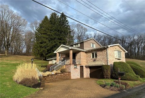 Photo of 150 Orchard St, Monroeville, PA 15146 (MLS # 1744905)