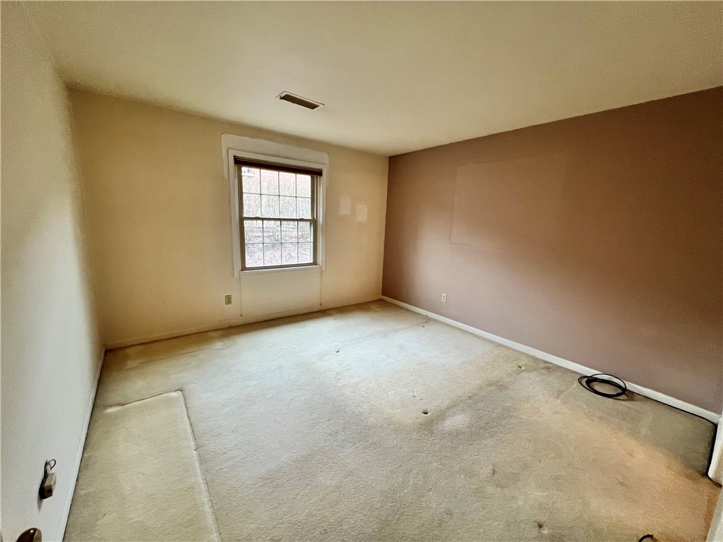 Scott Twp - Sal, Pennsylvania 15216, United States, 2 Bedrooms Bedrooms, ,1 BathroomBathrooms,Residential,Active,98857