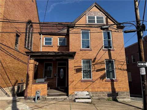 Photo of 747 Chartiers Ave, Mc Kees Rocks, PA 15136 (MLS # 1750049)