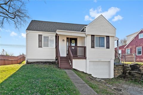 Photo of 264 Nantucket Dr, Pittsburgh, PA 15236 (MLS # 1731386)