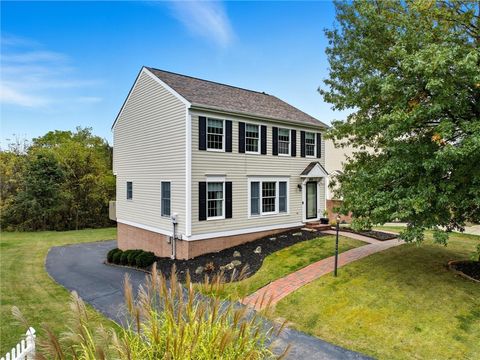 Photo of 322 Bridlewood Ct, Canonsburg, PA 15317 (MLS # 1732372)