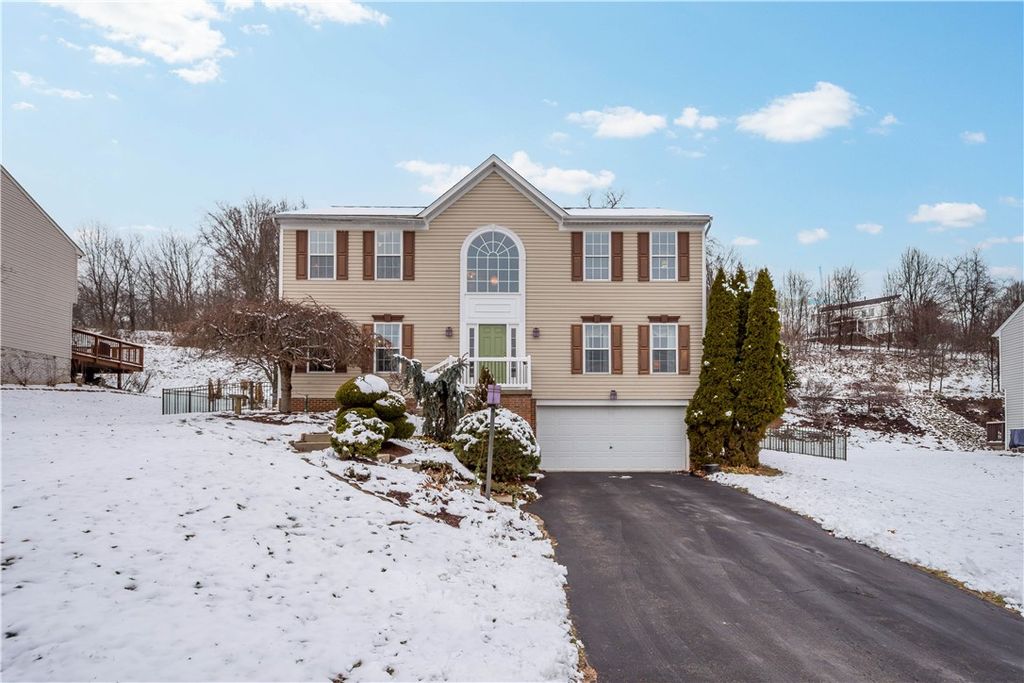 Photo of 5122 Forest Ridge Dr, Mc Donald, PA 15057 (MLS # 1733226)