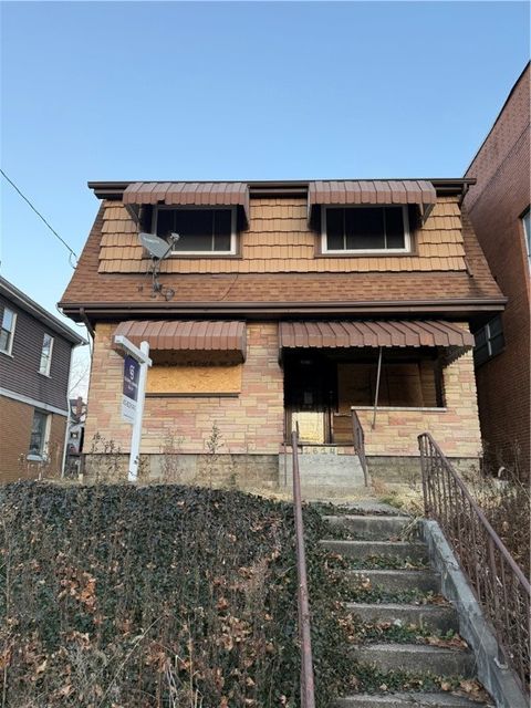 Photo of 1614 Kenneth Ave, New Kensington, PA 15068 (MLS # 1733235)