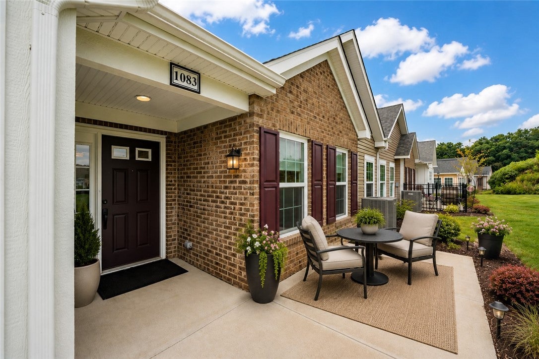 1083 Forest Oaks Drive