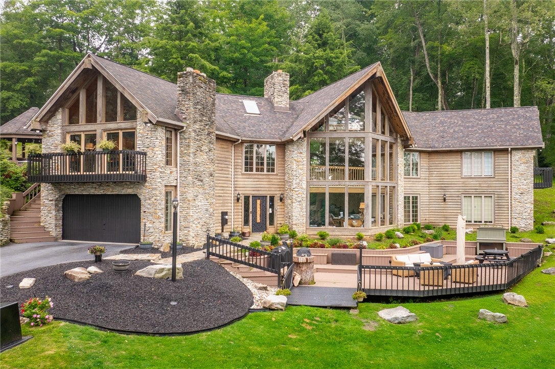 25 Deer Lake Trl