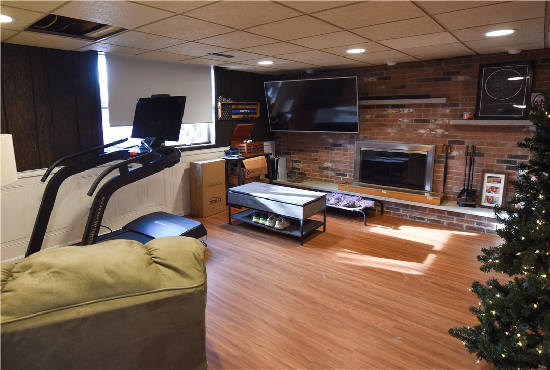 Jefferson Twp - But, Pennsylvania 16002, United States, 3 Bedrooms Bedrooms, ,3 BathroomsBathrooms,Residential,Contingent,24204