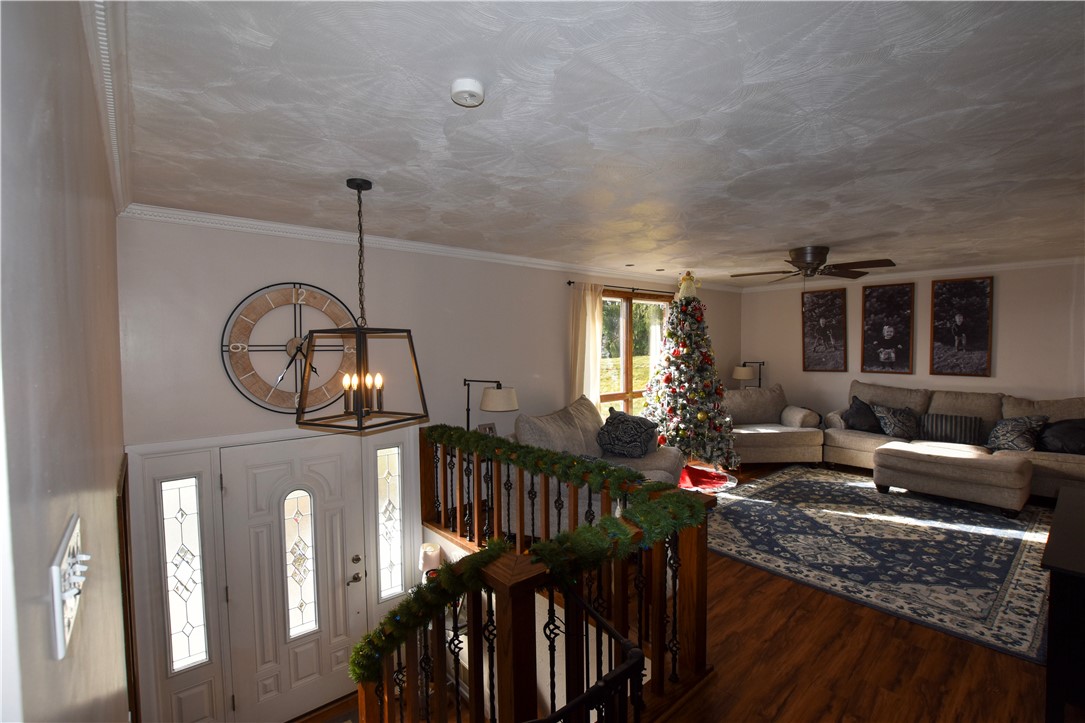 Jefferson Twp - But, Pennsylvania 16002, United States, 3 Bedrooms Bedrooms, ,3 BathroomsBathrooms,Residential,Contingent,24204