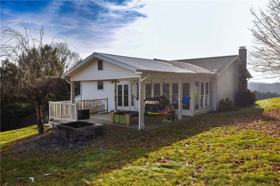 Jefferson Twp - But, Pennsylvania 16002, United States, 3 Bedrooms Bedrooms, ,3 BathroomsBathrooms,Residential,Contingent,24204