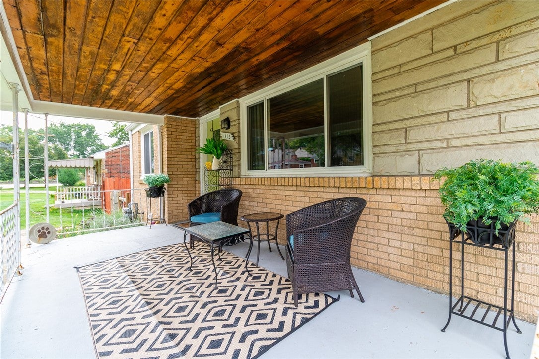 1112 Logan Rd