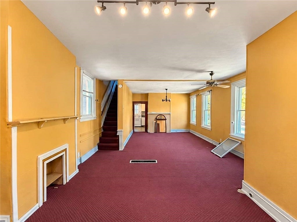 7313 Florence