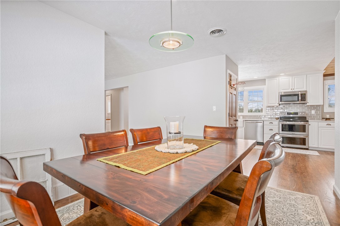 Somerset Boro, Pennsylvania 15501, United States, 5 Bedrooms Bedrooms, ,2 BathroomsBathrooms,Residential,Contingent,85213