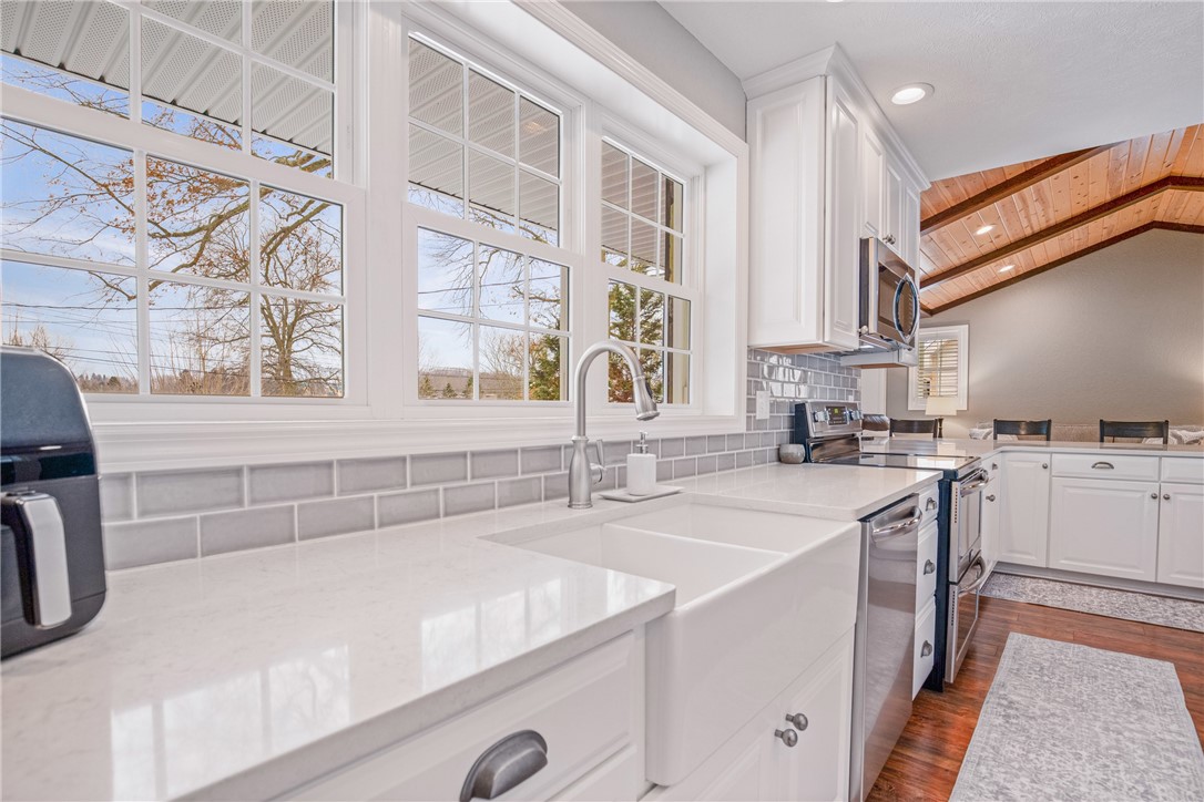 Somerset Boro, Pennsylvania 15501, United States, 5 Bedrooms Bedrooms, ,2 BathroomsBathrooms,Residential,Contingent,85213