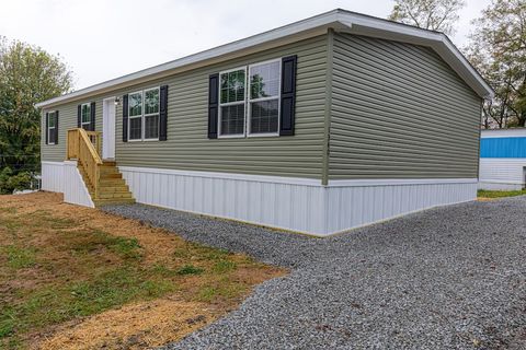 Photo of 1340 Hilltop Dr, Bulger, PA 15019 (MLS # 1725953)