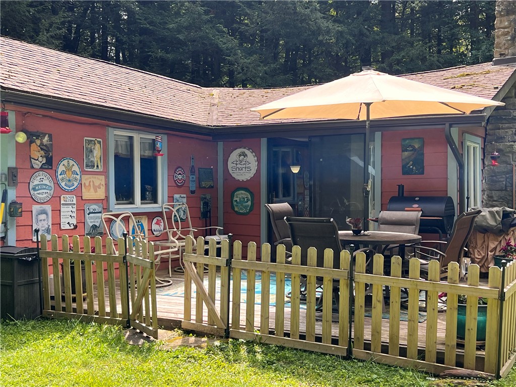 Brush Val/Buffington, Pennsylvania 15765, United States, 2 Bedrooms Bedrooms, ,1 BathroomBathrooms,Residential,Pending,201157