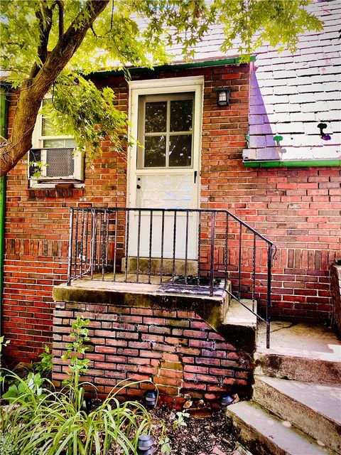 Photo of 1117 Morningside Ave, Pittsburgh, PA 15206 (MLS # 1752096)
