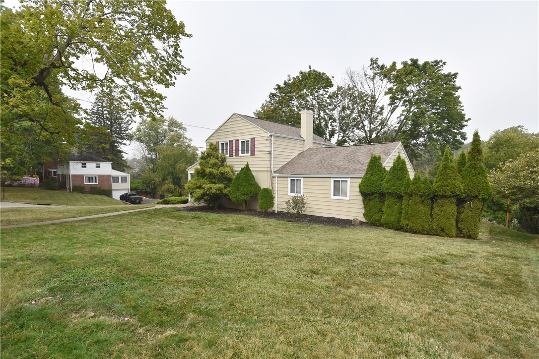 4605 Sherwood Dr Dr, Whitehall, Pennsylvania image 2