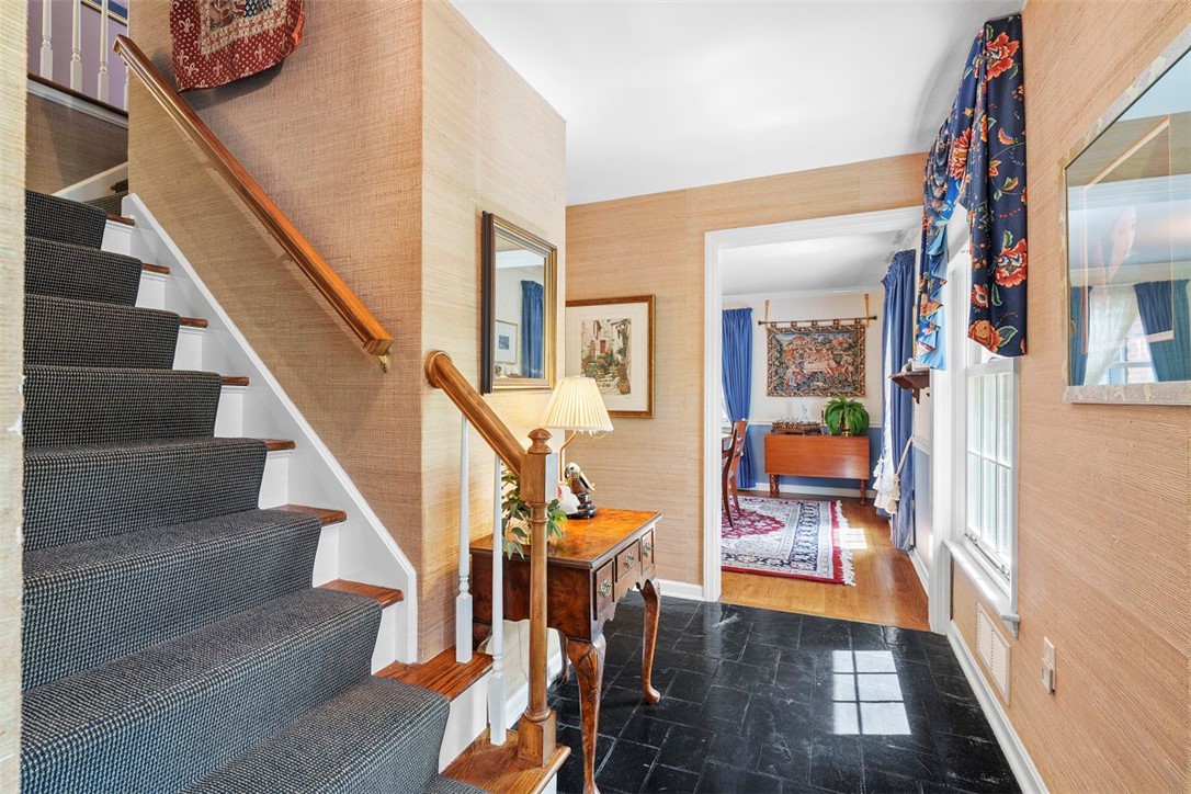 111 Maple Dr