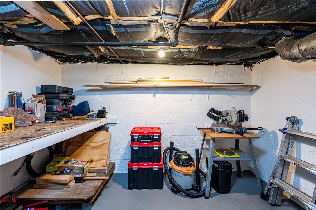 Jeannette, Pennsylvania 15644, United States, 2 Bedrooms Bedrooms, ,2 BathroomsBathrooms,Residential,Contingent,181724