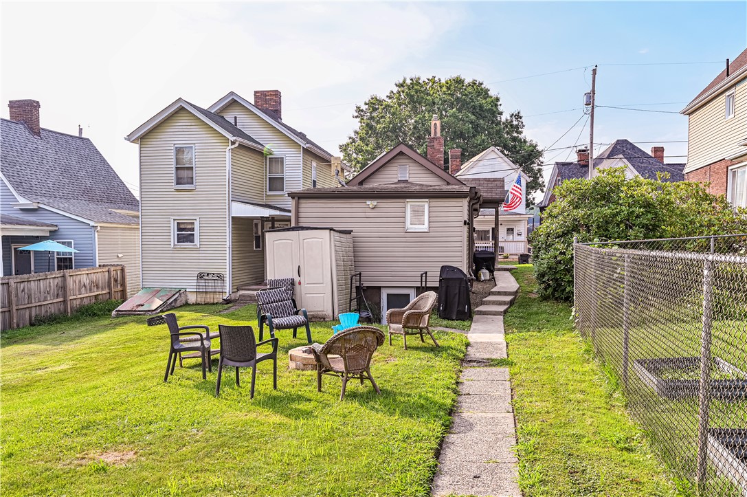 Jeannette, Pennsylvania 15644, United States, 2 Bedrooms Bedrooms, ,2 BathroomsBathrooms,Residential,Contingent,181724