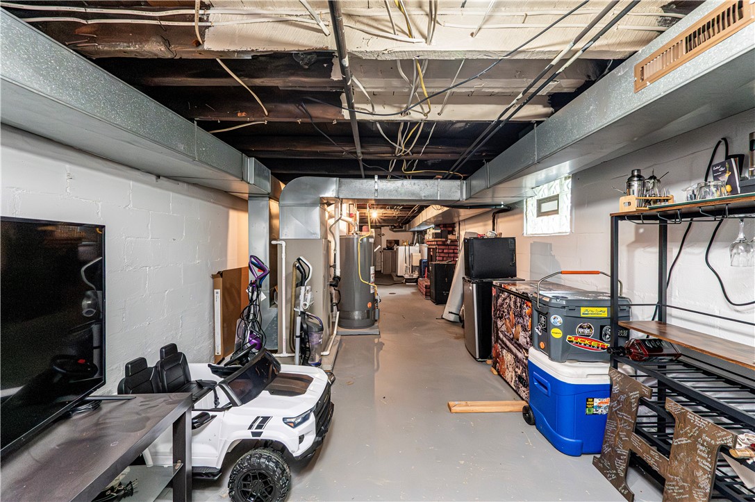 Jeannette, Pennsylvania 15644, United States, 2 Bedrooms Bedrooms, ,2 BathroomsBathrooms,Residential,Contingent,181724