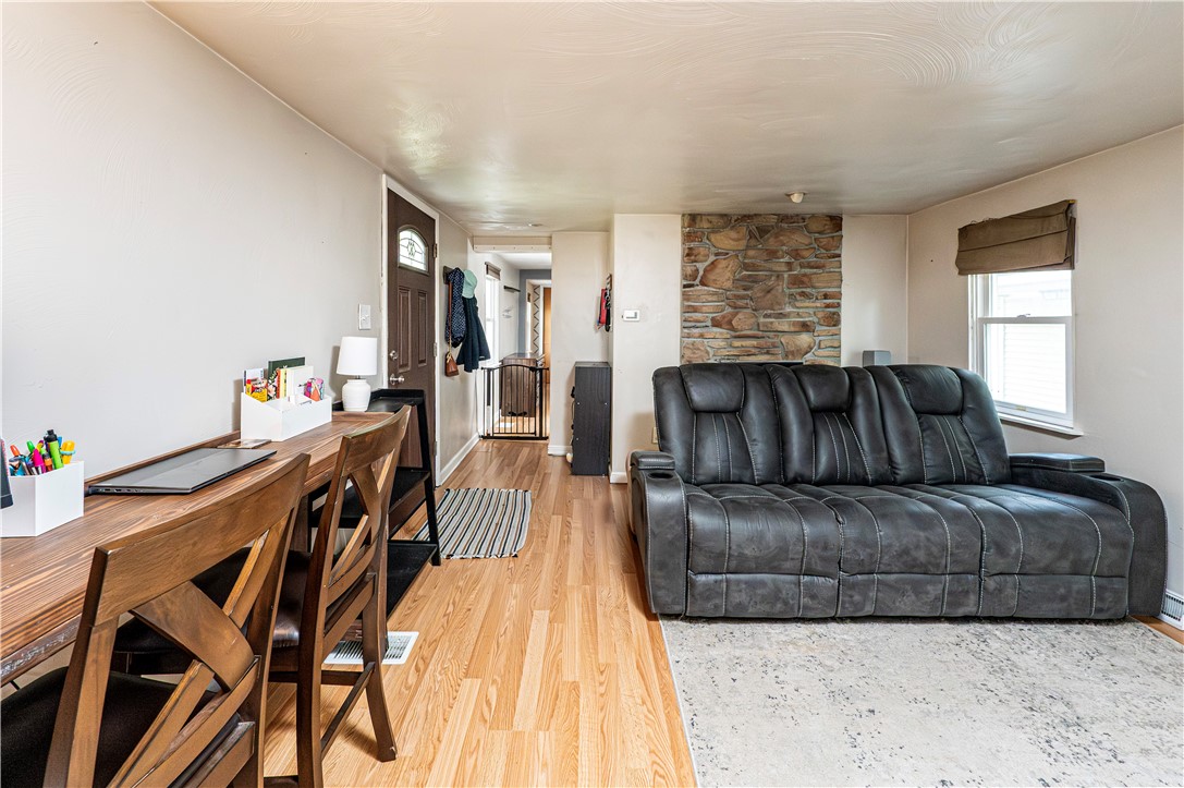 Jeannette, Pennsylvania 15644, United States, 2 Bedrooms Bedrooms, ,2 BathroomsBathrooms,Residential,Contingent,181724