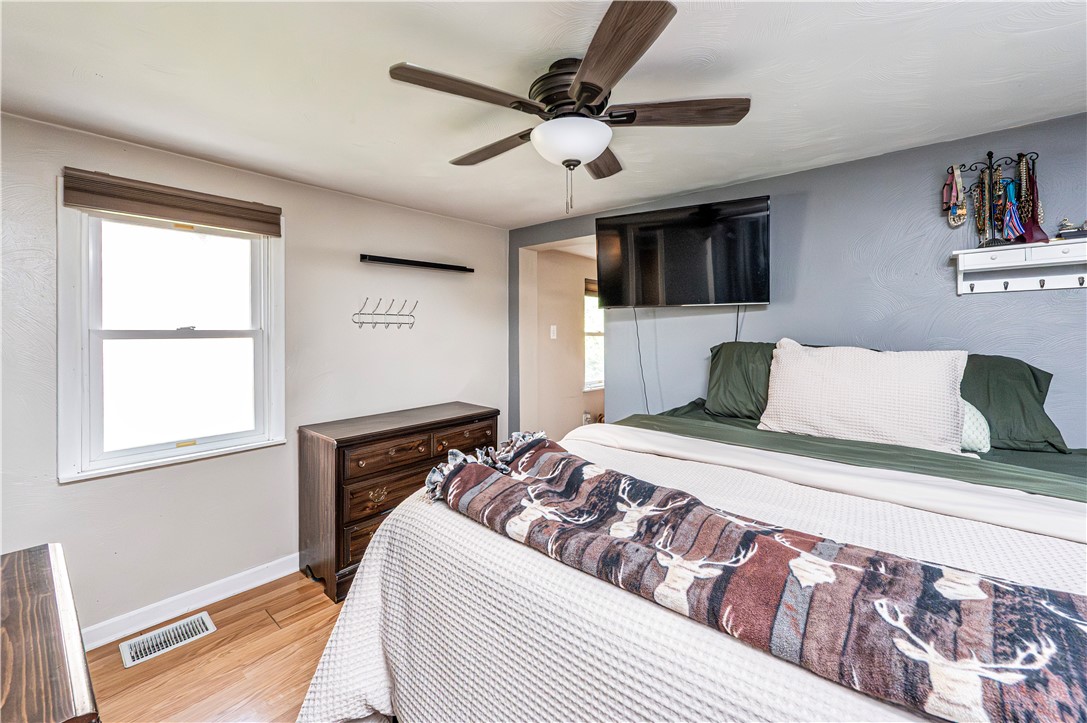 Jeannette, Pennsylvania 15644, United States, 2 Bedrooms Bedrooms, ,2 BathroomsBathrooms,Residential,Contingent,181724