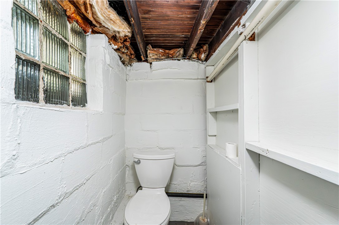 Jeannette, Pennsylvania 15644, United States, 2 Bedrooms Bedrooms, ,2 BathroomsBathrooms,Residential,Contingent,181724