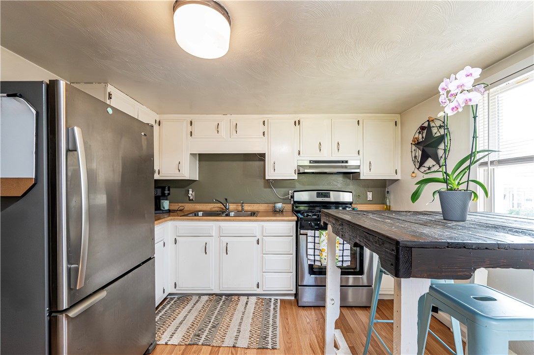 Jeannette, Pennsylvania 15644, United States, 2 Bedrooms Bedrooms, ,2 BathroomsBathrooms,Residential,Contingent,181724