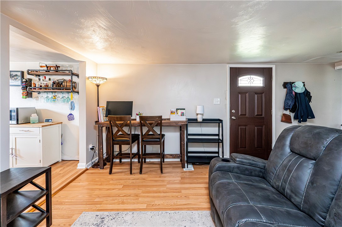 Jeannette, Pennsylvania 15644, United States, 2 Bedrooms Bedrooms, ,2 BathroomsBathrooms,Residential,Contingent,181724