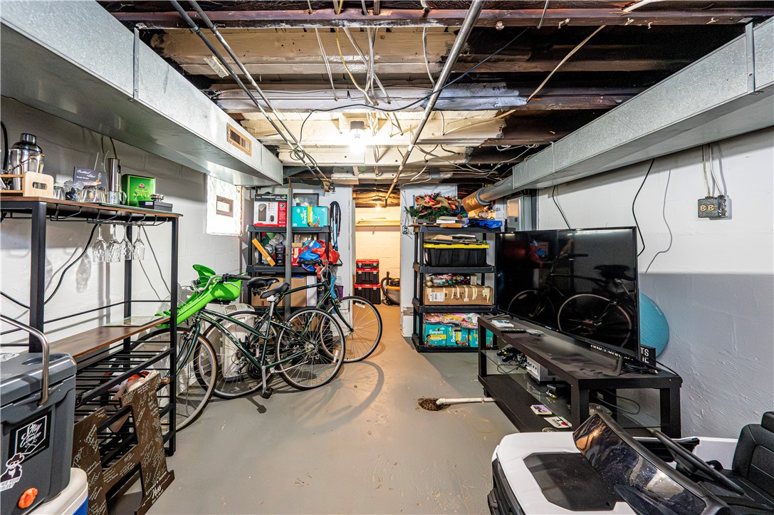 Jeannette, Pennsylvania 15644, United States, 2 Bedrooms Bedrooms, ,2 BathroomsBathrooms,Residential,Contingent,181724