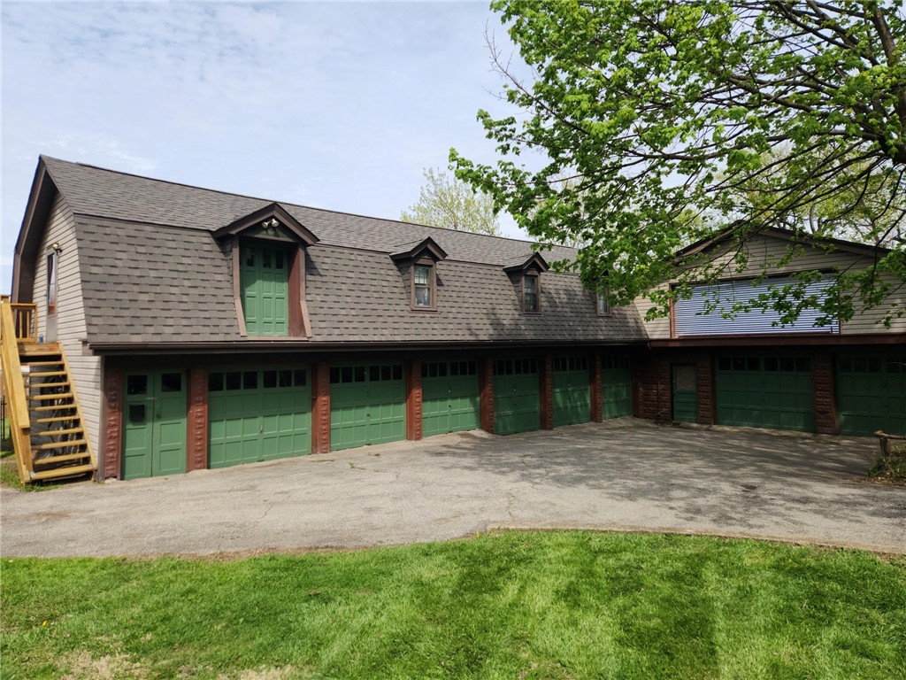 Photo 1 of 14 — 27 Richmond St, Crafton, PA 15205