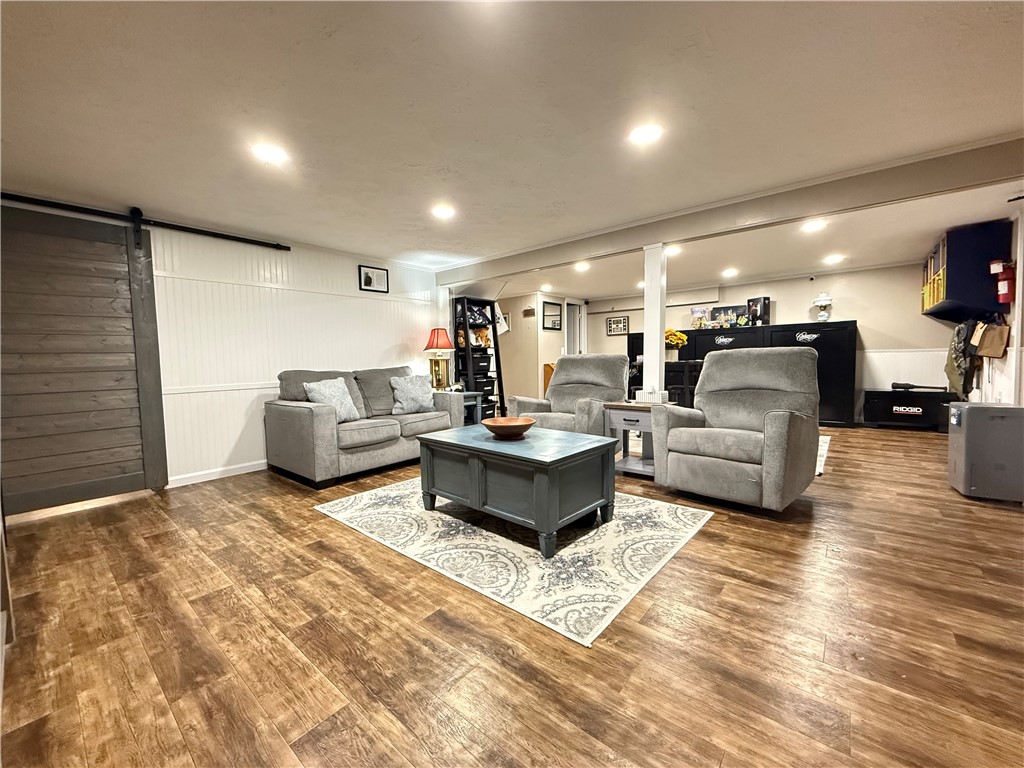 Hempfield Twp - Mer, Pennsylvania 16125, United States, 4 Bedrooms Bedrooms, ,3 BathroomsBathrooms,Residential,Contingent,152555