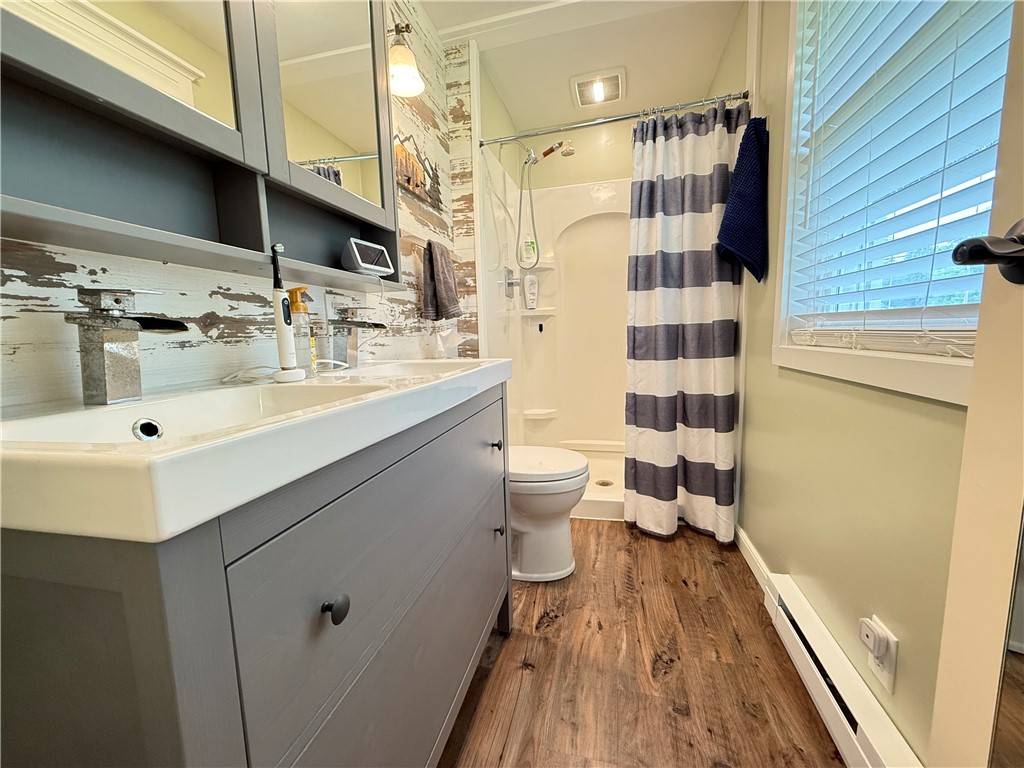 Hempfield Twp - Mer, Pennsylvania 16125, United States, 4 Bedrooms Bedrooms, ,3 BathroomsBathrooms,Residential,Contingent,152555