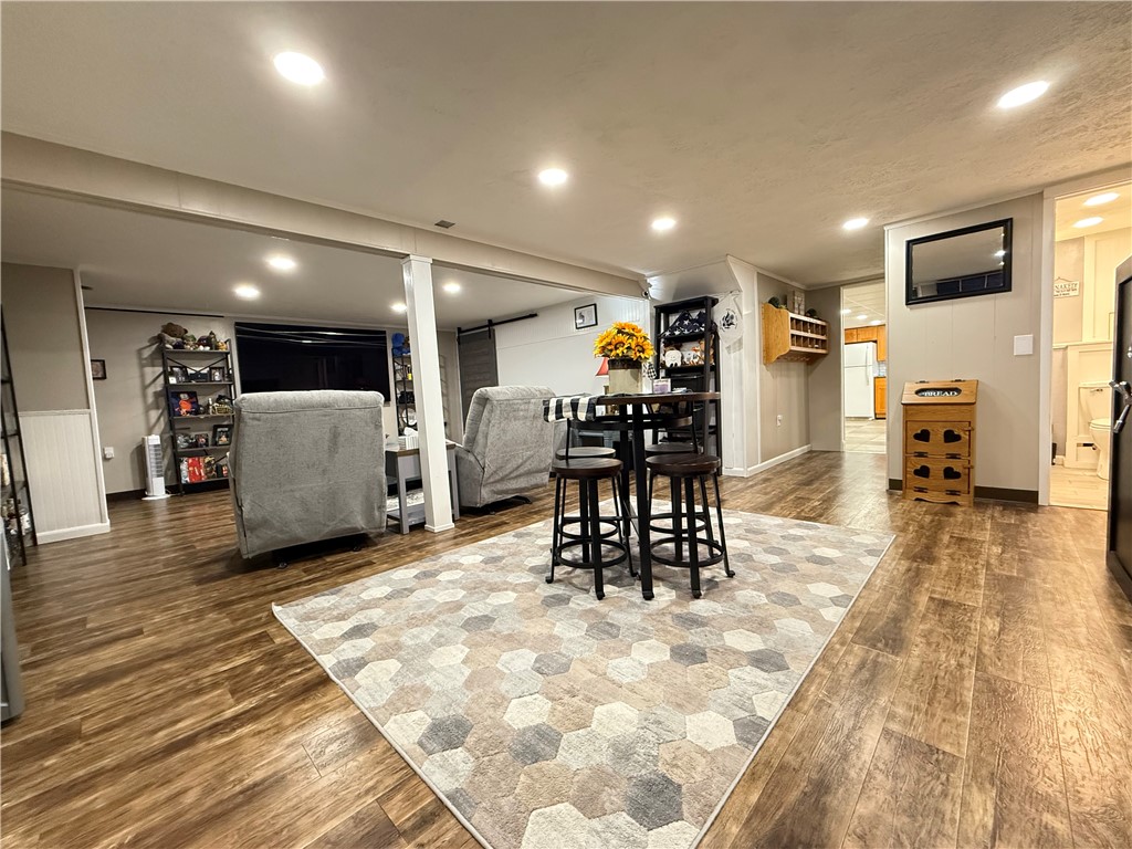 Hempfield Twp - Mer, Pennsylvania 16125, United States, 4 Bedrooms Bedrooms, ,3 BathroomsBathrooms,Residential,Contingent,152555