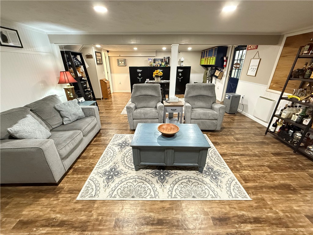 Hempfield Twp - Mer, Pennsylvania 16125, United States, 4 Bedrooms Bedrooms, ,3 BathroomsBathrooms,Residential,Contingent,152555