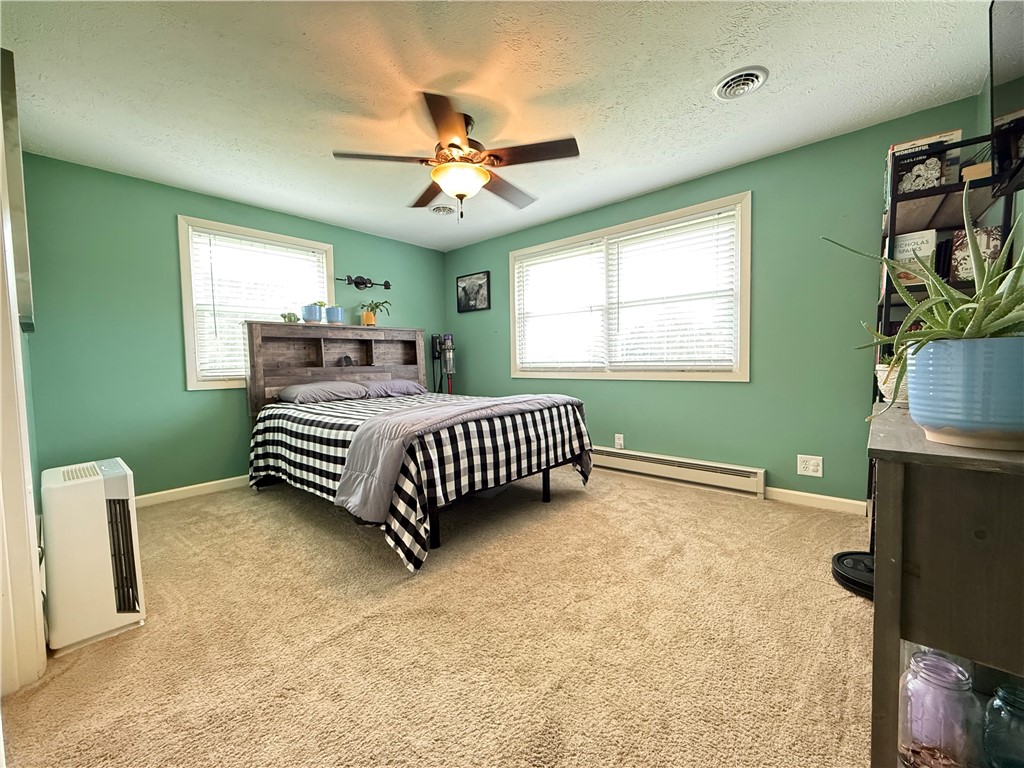 Hempfield Twp - Mer, Pennsylvania 16125, United States, 4 Bedrooms Bedrooms, ,3 BathroomsBathrooms,Residential,Contingent,152555