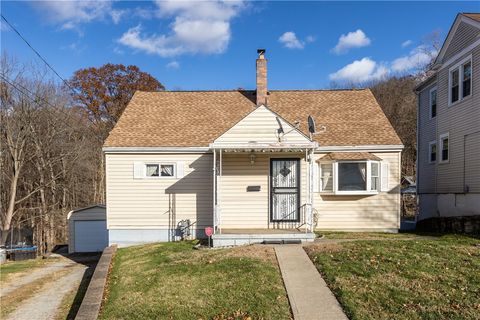 Photo of 116 Lewis St, Ambridge, PA 15003 (MLS # 1731638)