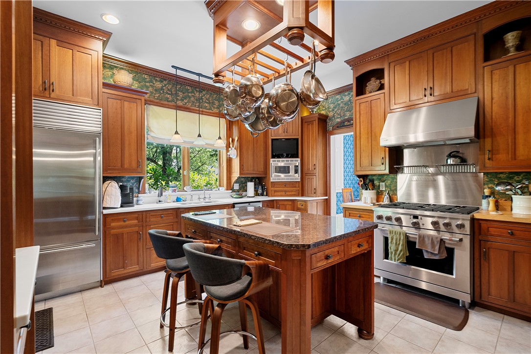 Grove City Boro, Pennsylvania 16127, United States, 6 Bedrooms Bedrooms, ,5 BathroomsBathrooms,Residential,Active,216218