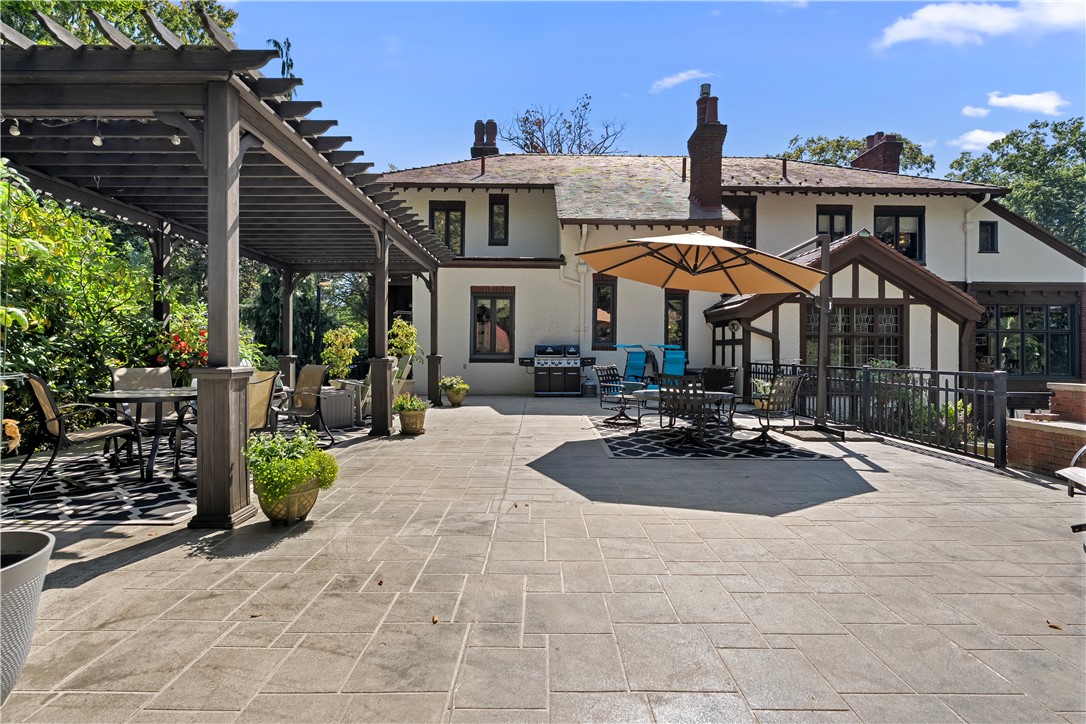 Grove City Boro, Pennsylvania 16127, United States, 6 Bedrooms Bedrooms, ,5 BathroomsBathrooms,Residential,Active,216218